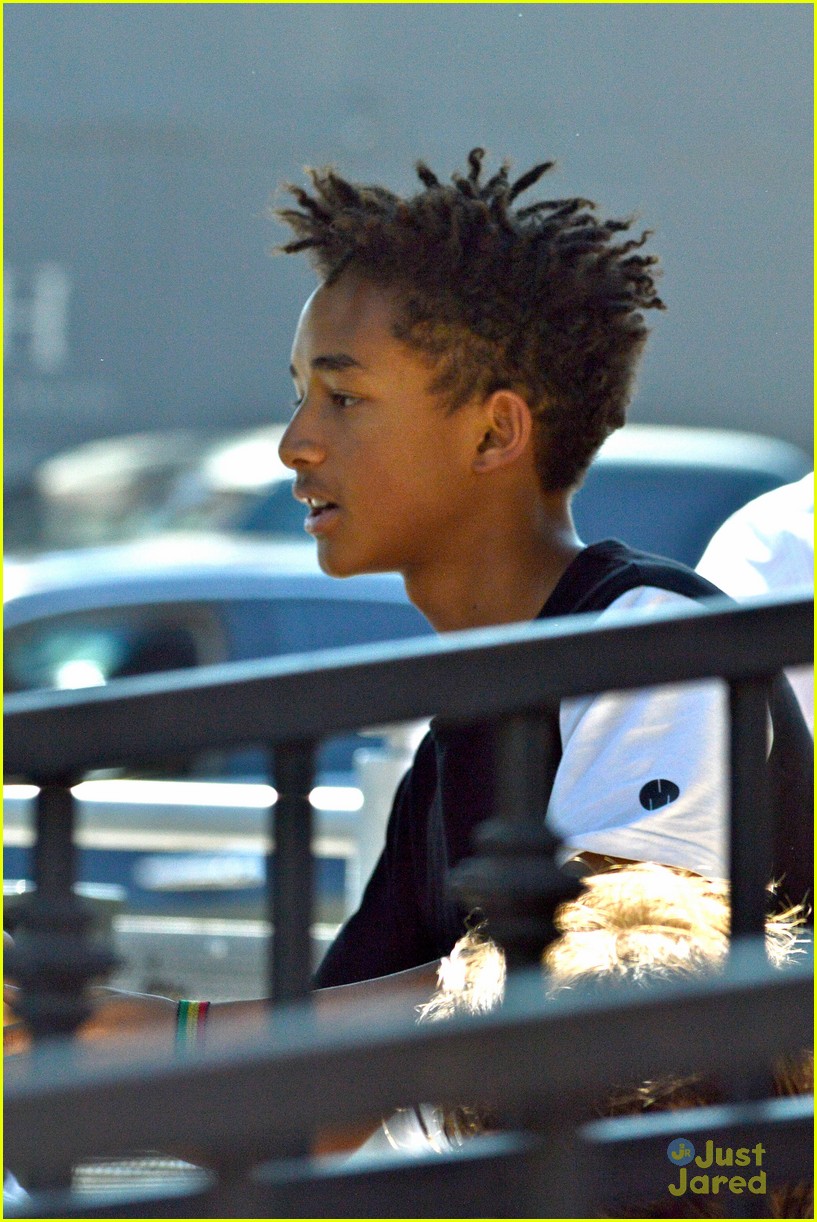 jaden smith hangs with pals kylie jenner lunches with mom 01