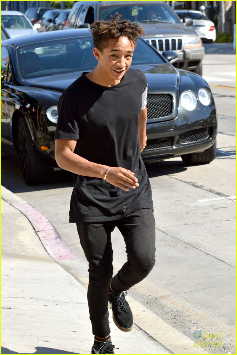 jaden smith hangs with pals kylie jenner lunches with mom 07