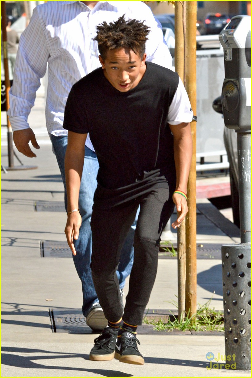 jaden smith hangs with pals kylie jenner lunches with mom 09