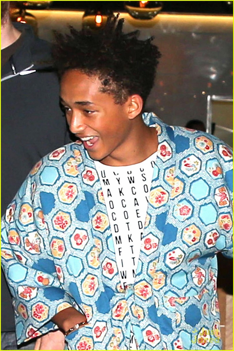 jaden smith sushi stop with pals 06
