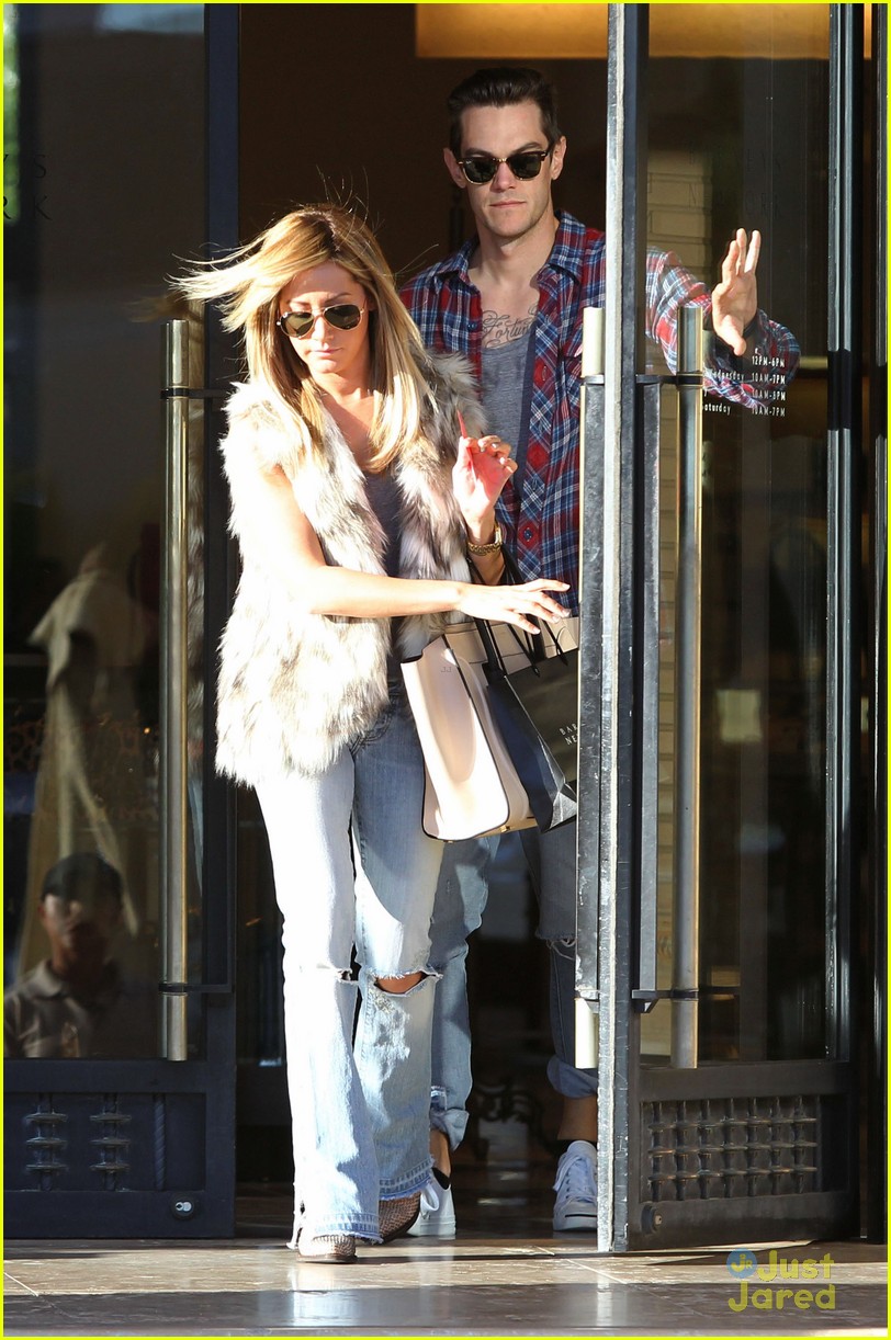 ashley tisdale barneys stop chris french 02