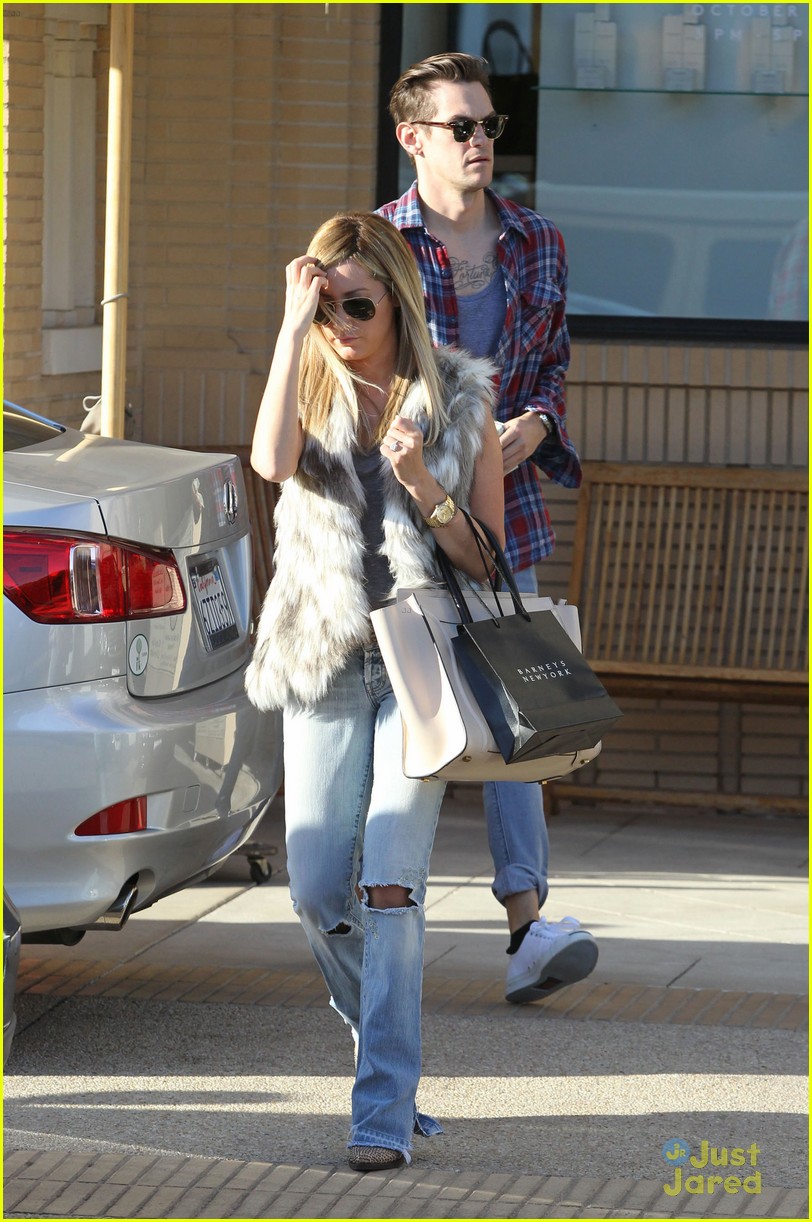 ashley tisdale barneys stop chris french 05
