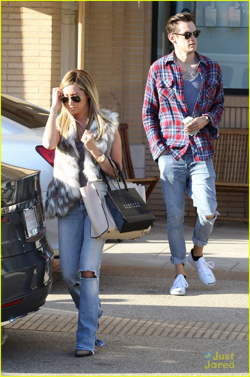ashley tisdale barneys stop chris french 09