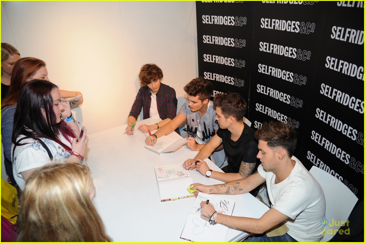 union j book signing liverpool manchester 04