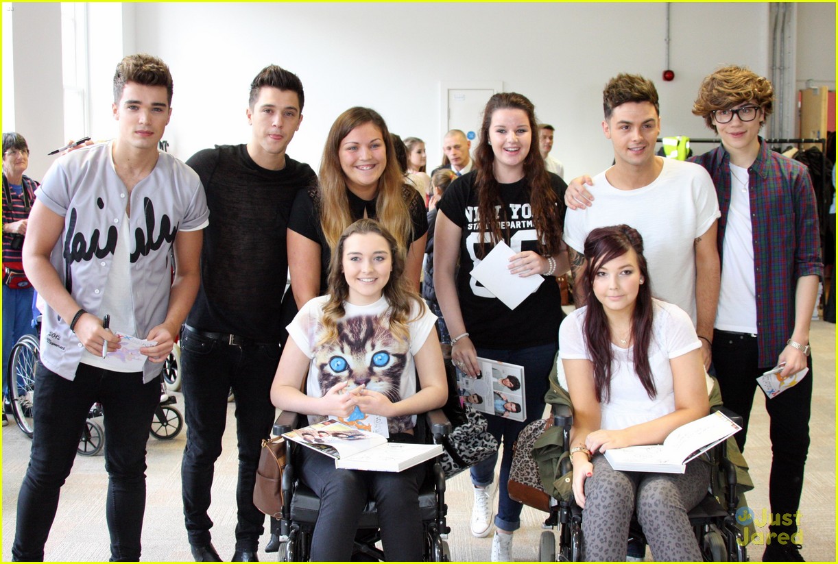 union j book signing liverpool manchester 05