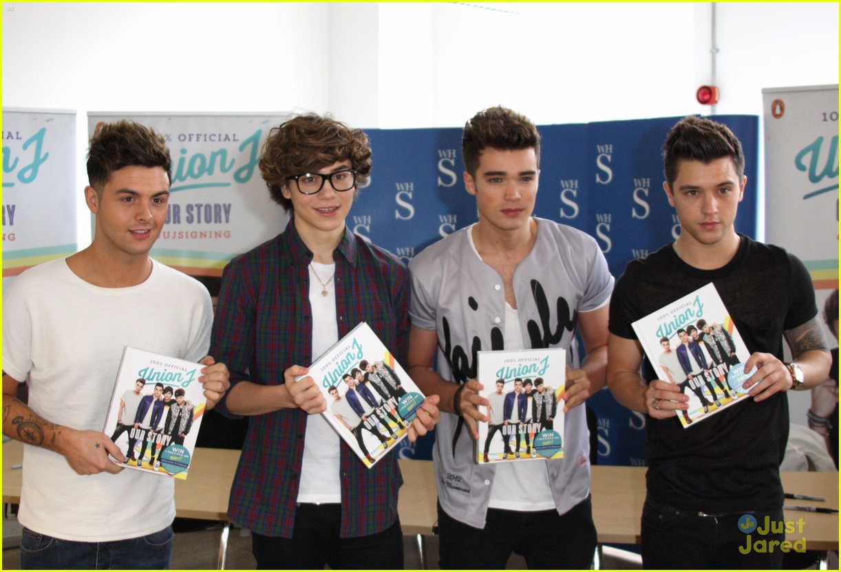 union j book signing liverpool manchester 08