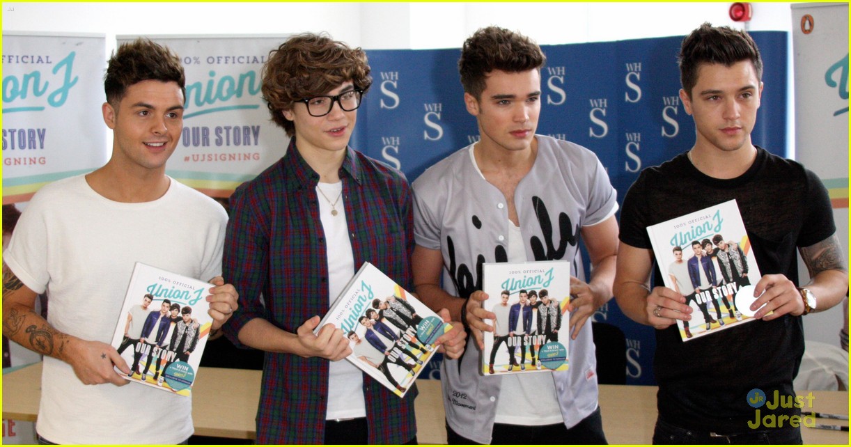 union j book signing liverpool manchester 18