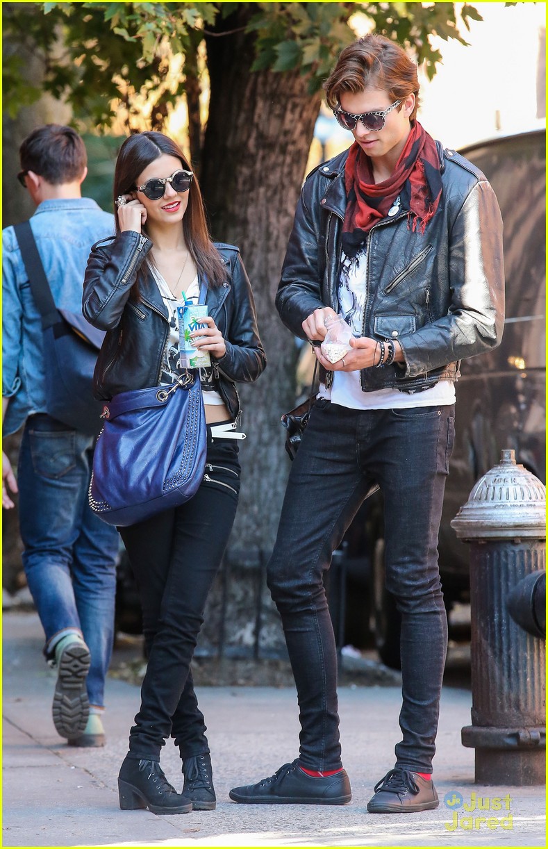 victoria justice pierson fode leather jackets 04