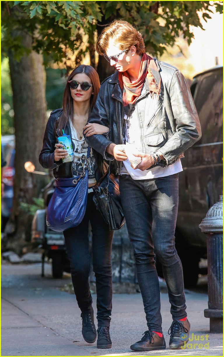victoria justice pierson fode leather jackets 05
