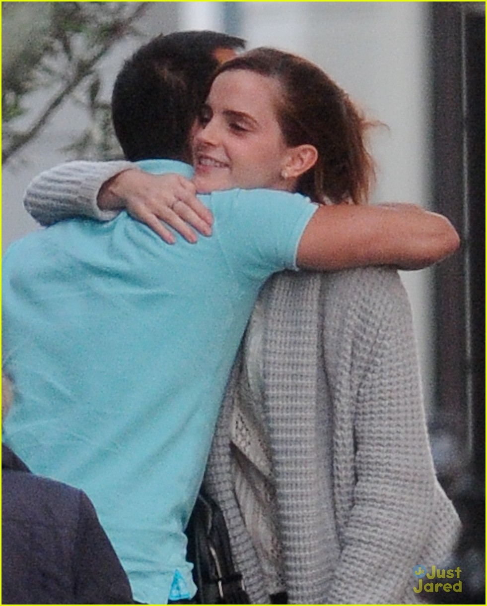 emma watson lunch with guy pal 04