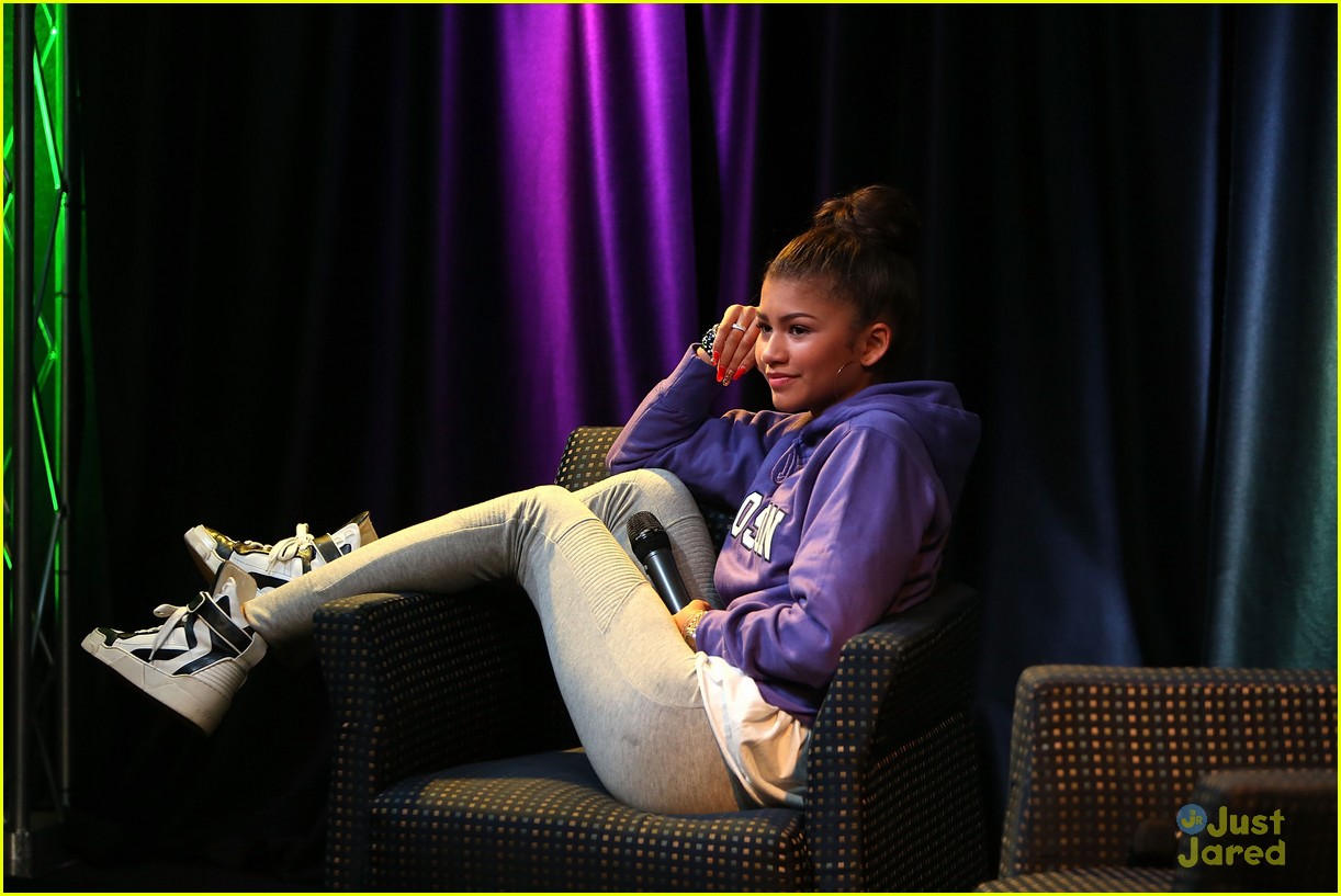 zendaya takes a stand against bullying 05