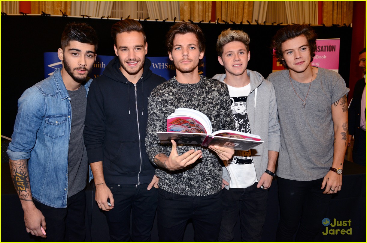 one direction book signing 05