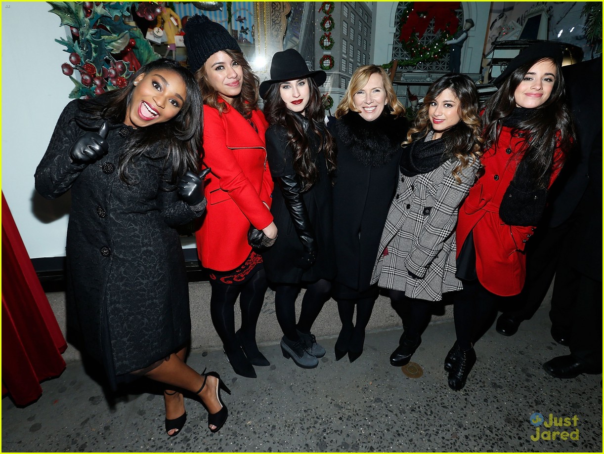 fifth harmony lord taylor holiday window unveiling 10