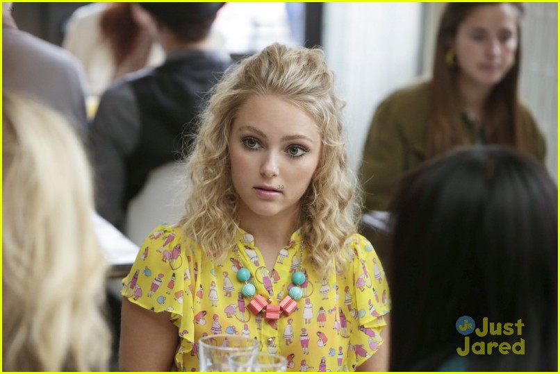 the carrie diaries too close for comfort pics preview 04