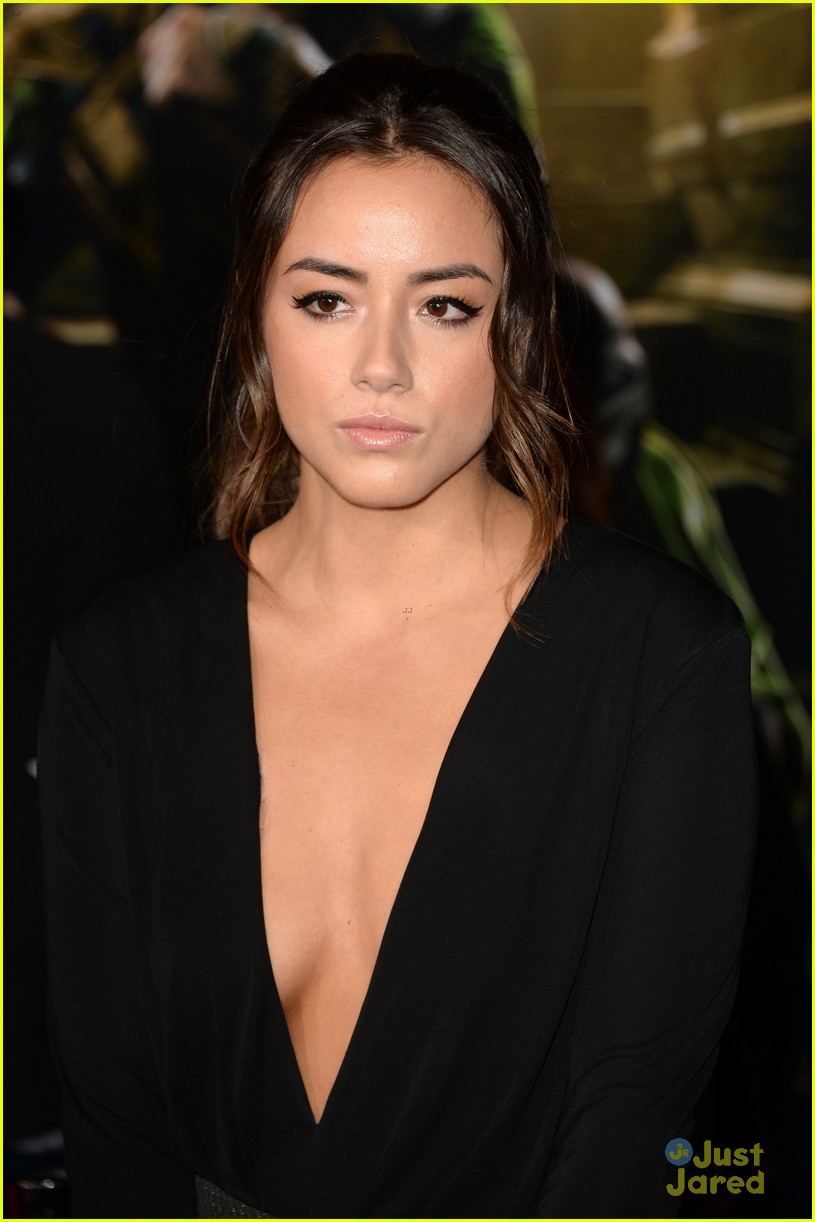 chloe bennet thor premiere tv guide hot list party 03