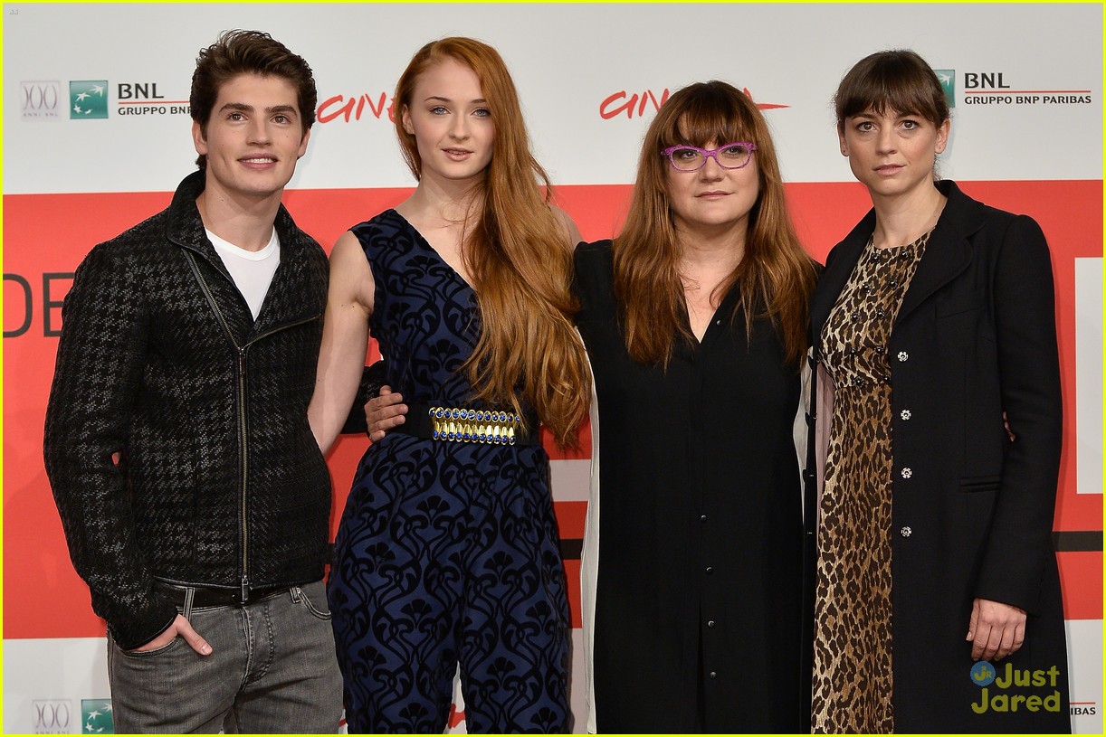 gregg sulkin sophie turner another me rome call conf 08