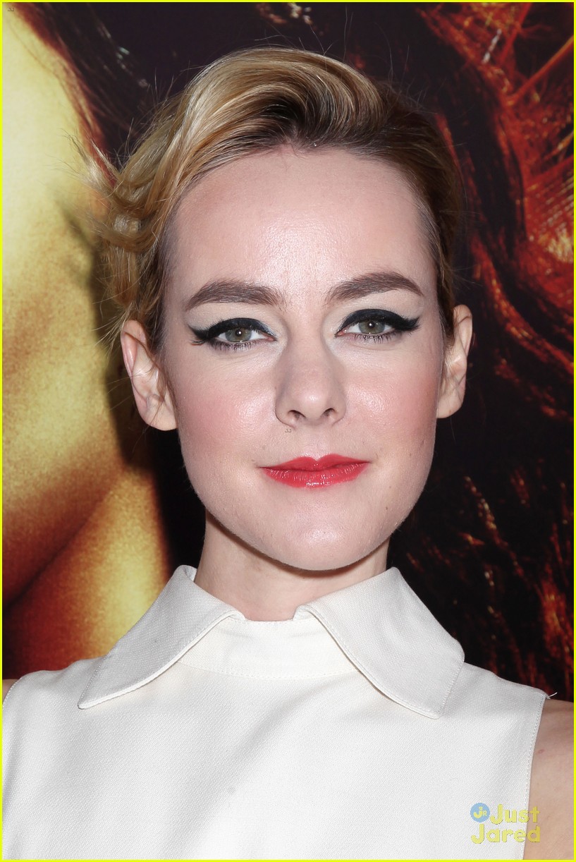 jena malone sam claflin the hunger games catching fire nyc premiere 03