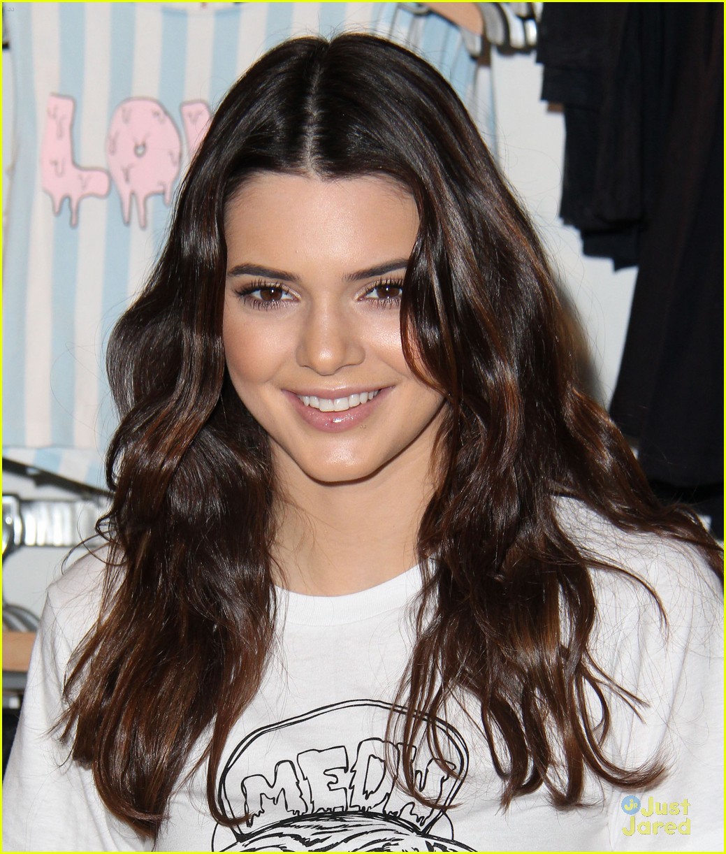 kendall kylie jenner pacsun store appearance 09