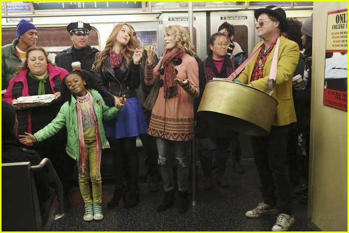 good luck charlie jessie christmas crossover 01