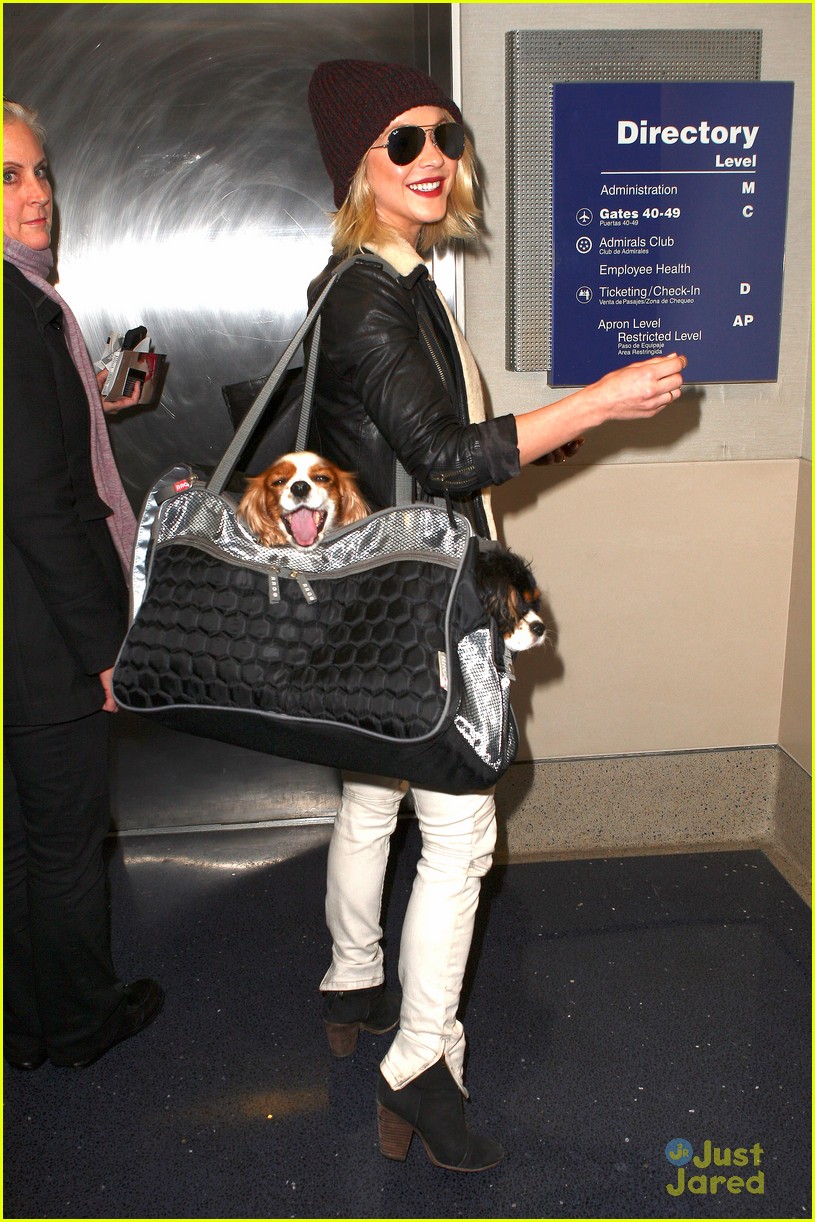 julianne hough lax with pups 09