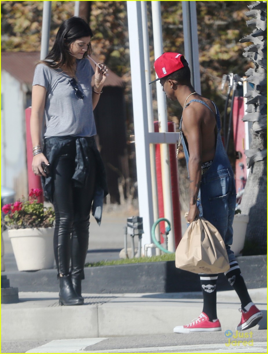 kylie jenner gas station stop with lil twist 20