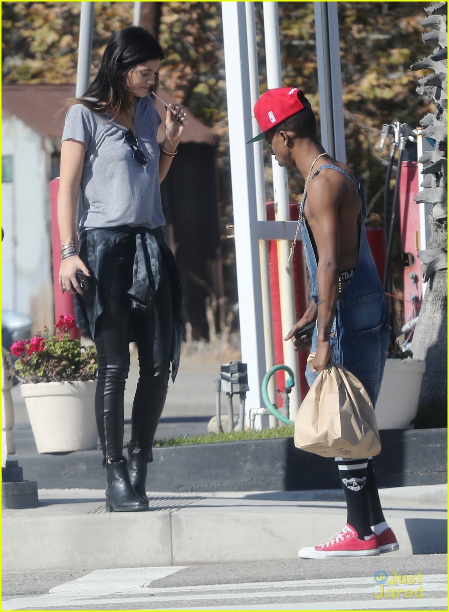 kylie jenner gas station stop with lil twist 21