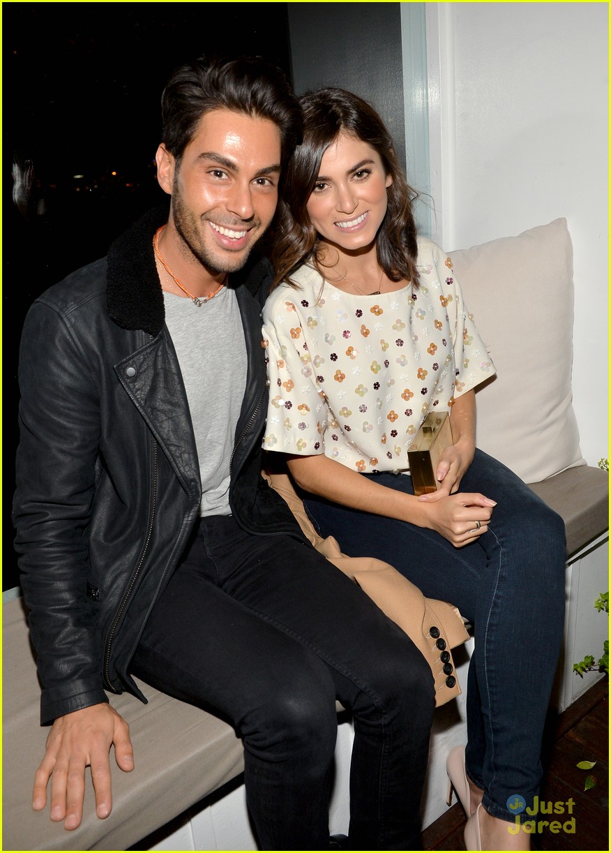nikki reed shenae grimes cassie scerbo jeans event 12