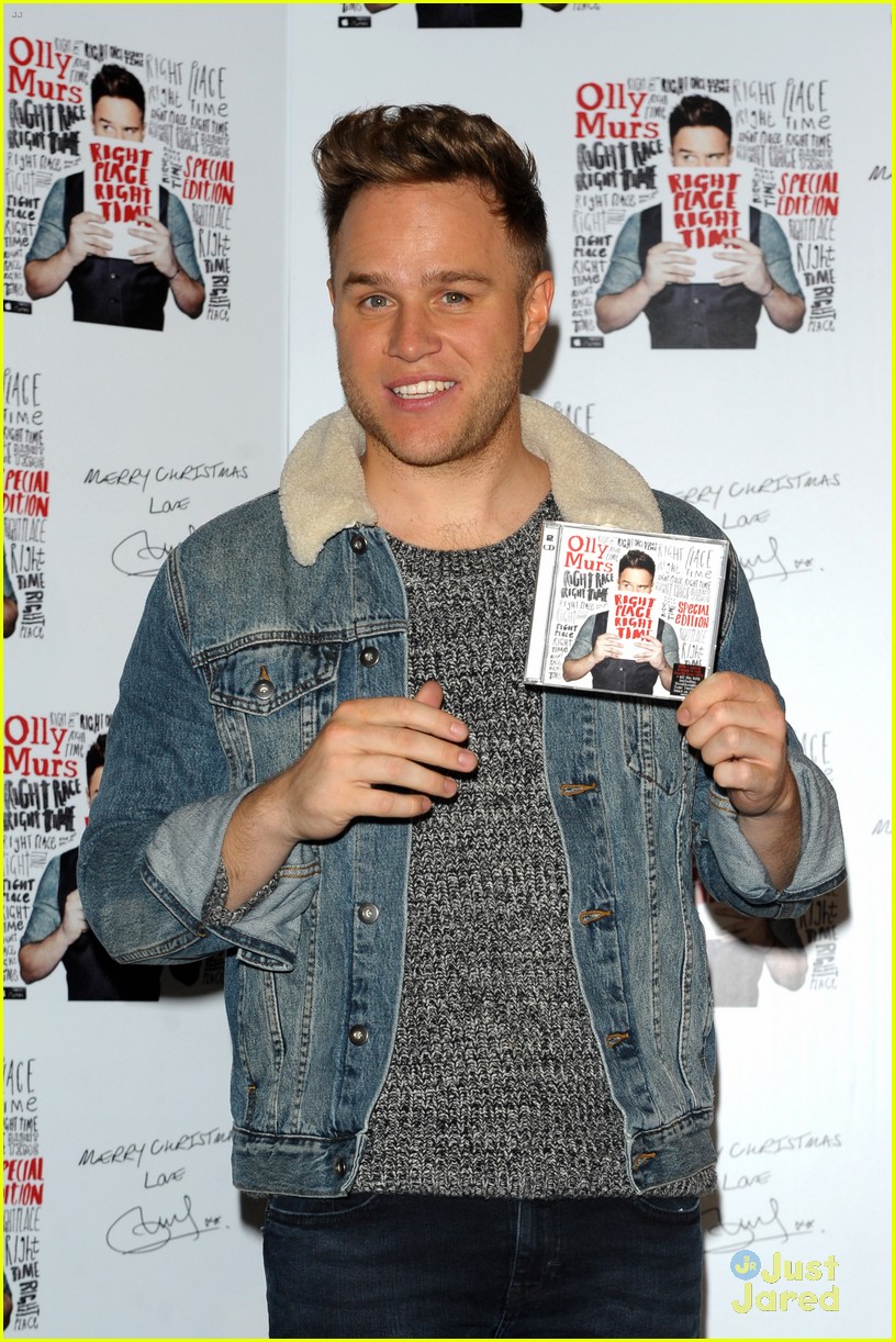 olly murs right place right time london signing 07