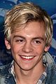r5 china mcclain frozen premiere attendees 10