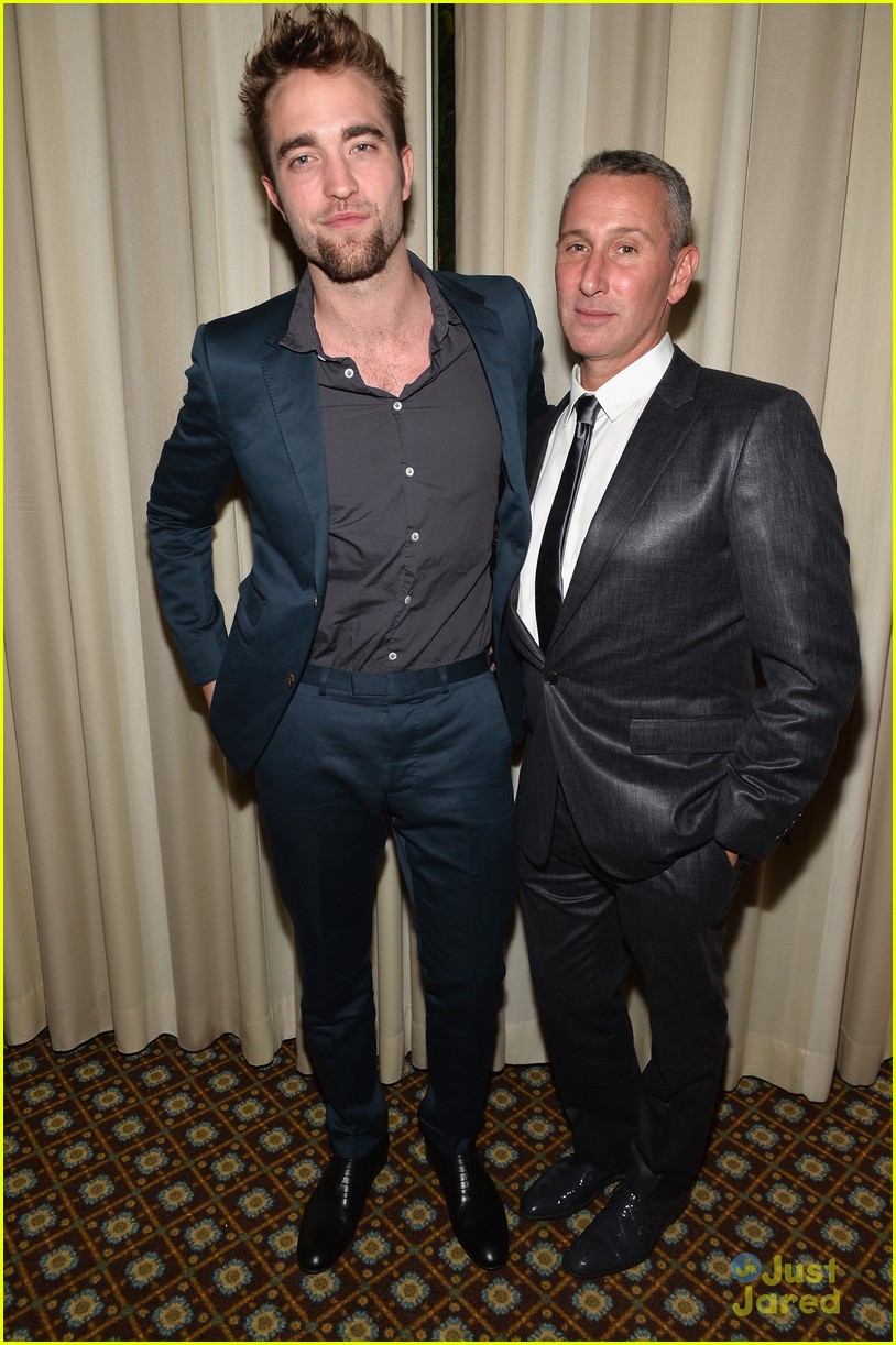 robert pattinson debuts goatee at charity event 47
