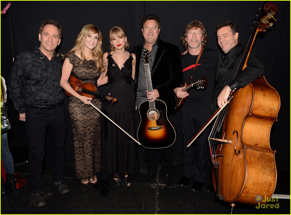 taylor swift red cma awards 2013 performance watch 02