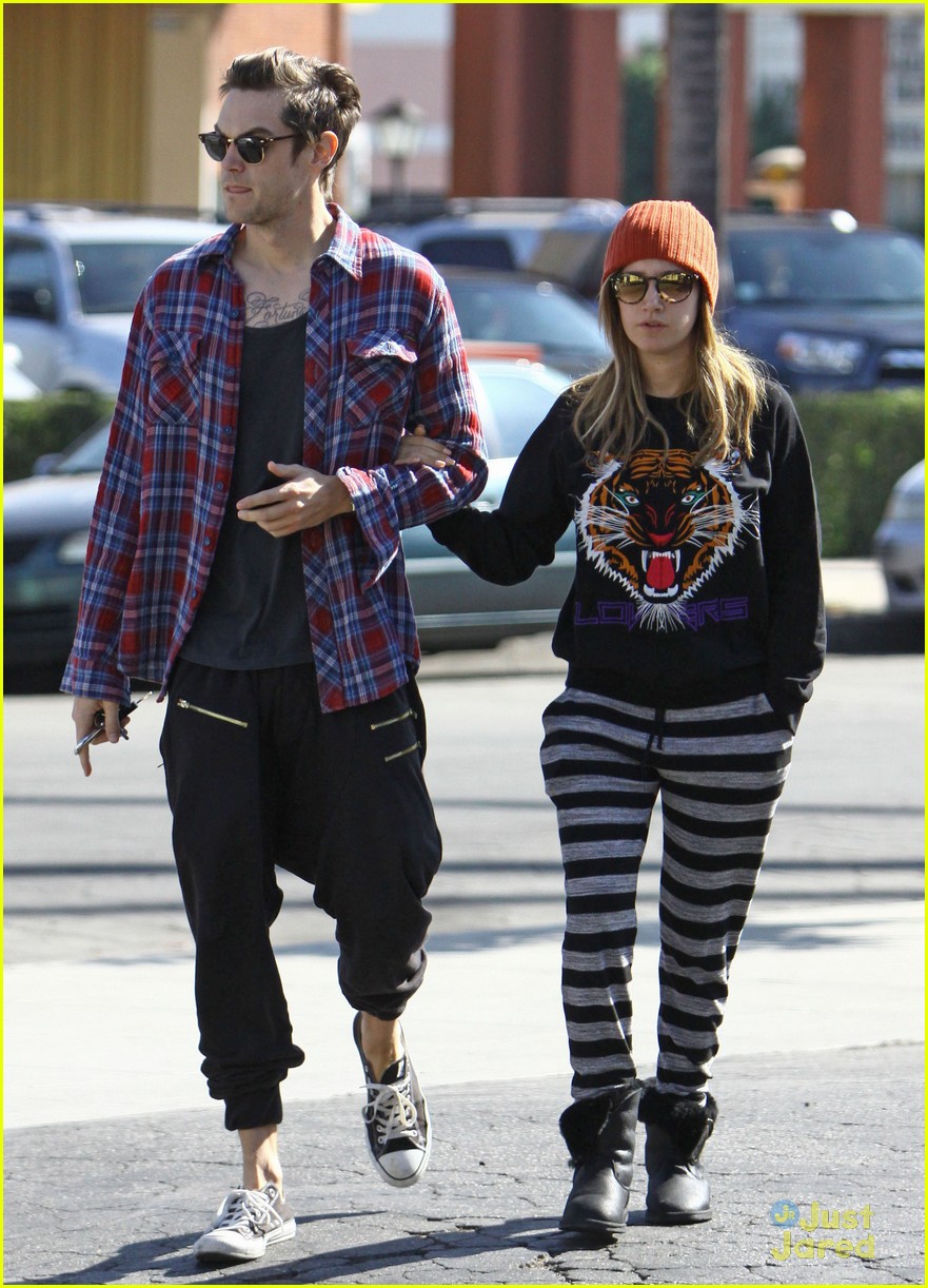 ashley tisdale breakfast date with christopher french 13