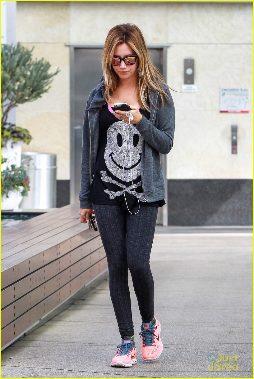 ashley tisdale equinox gym stop 10