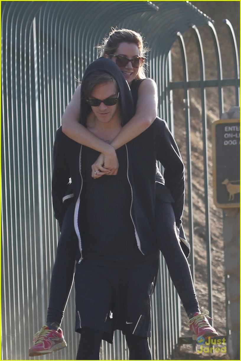 ashley tisdale piggy back chris french lunch 12