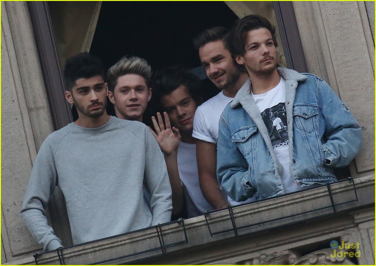 one direction balcony milan nuts 03