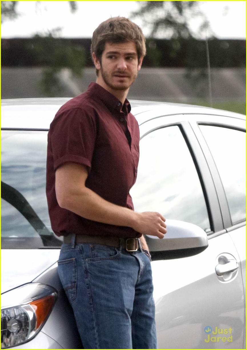 andrew garfield scruffy face for 99 homes 05