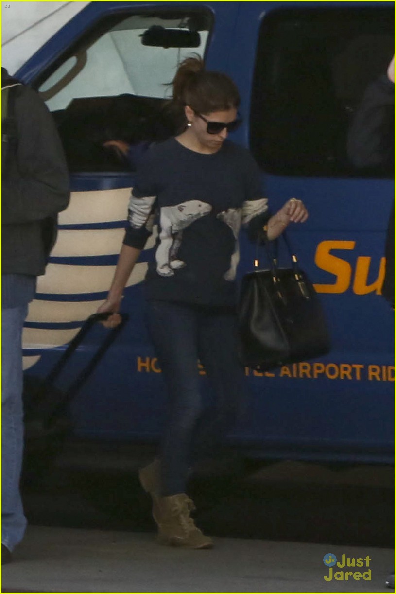 anna kendrick back in los angeles after dc trip 09