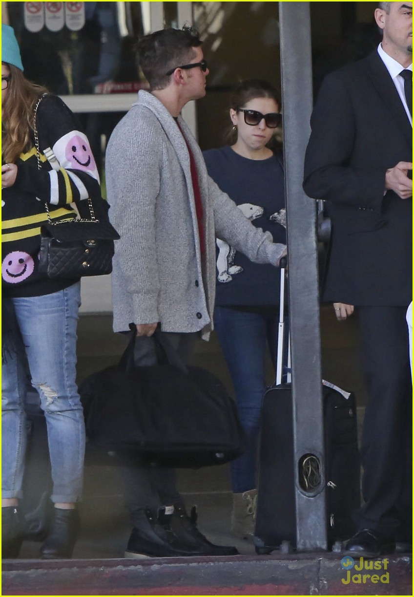anna kendrick back in los angeles after dc trip 14