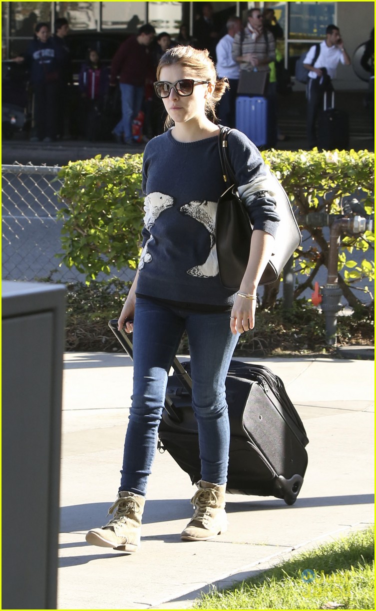 anna kendrick back in los angeles after dc trip 19