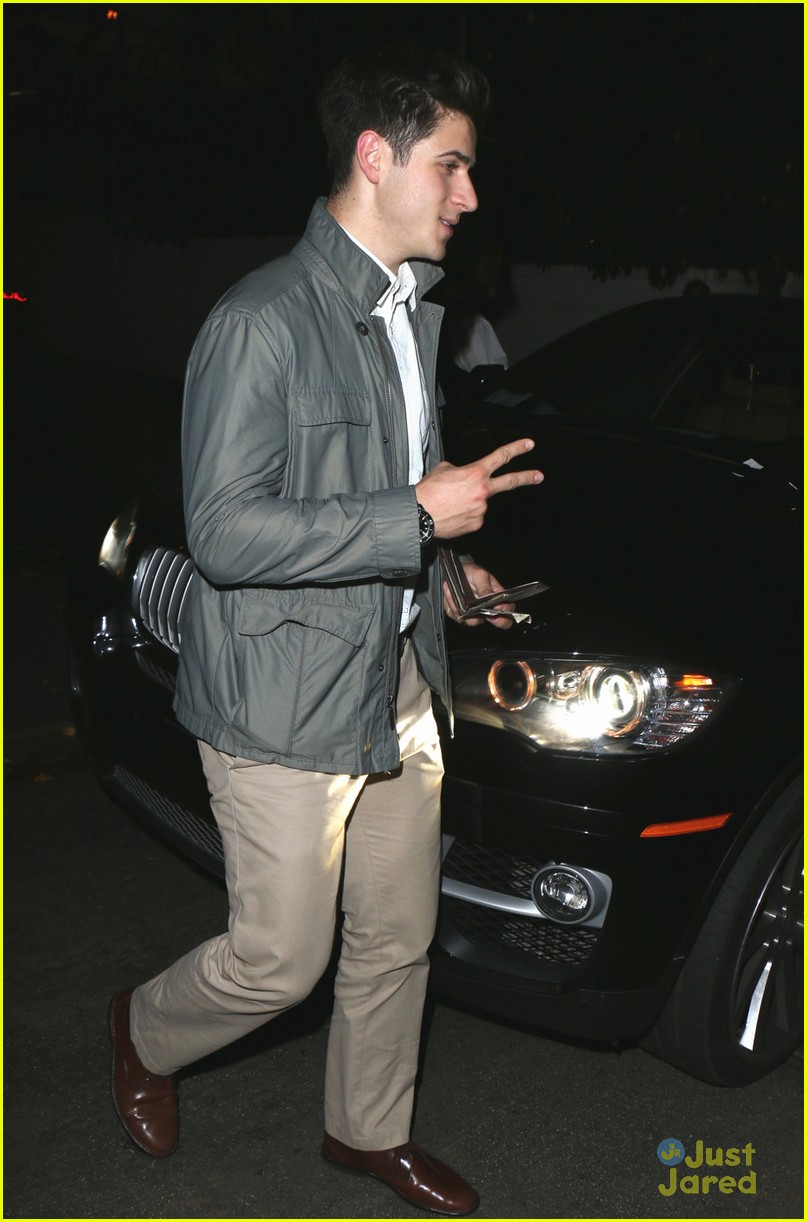 david henrie happy sunday at chateau marmont 04