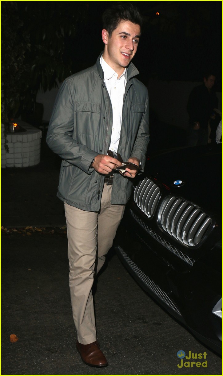 david henrie happy sunday at chateau marmont 05