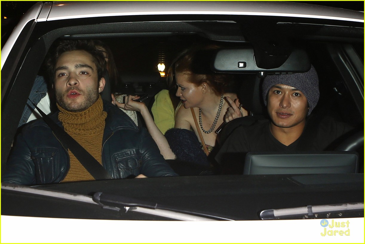 ed westwick drive by peace sign 06