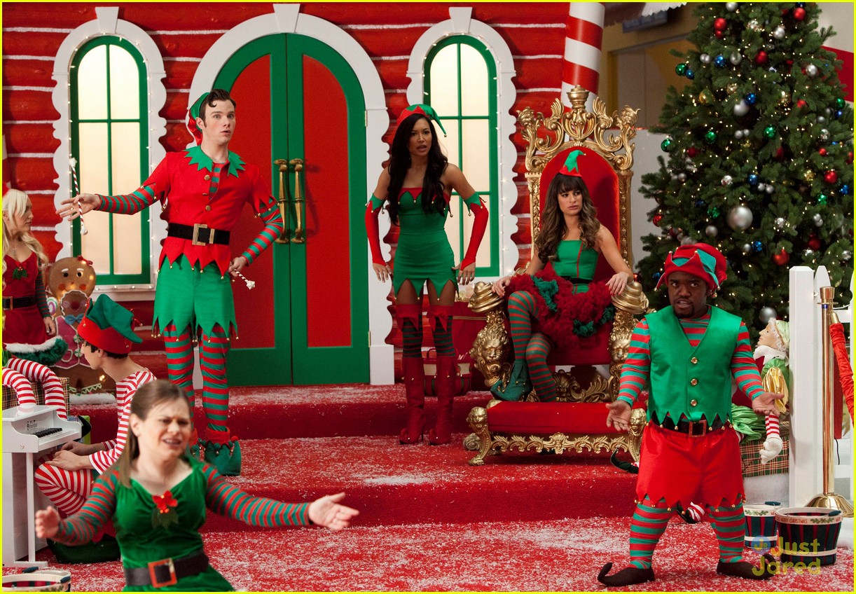 glee previously unaired christmas stills 01