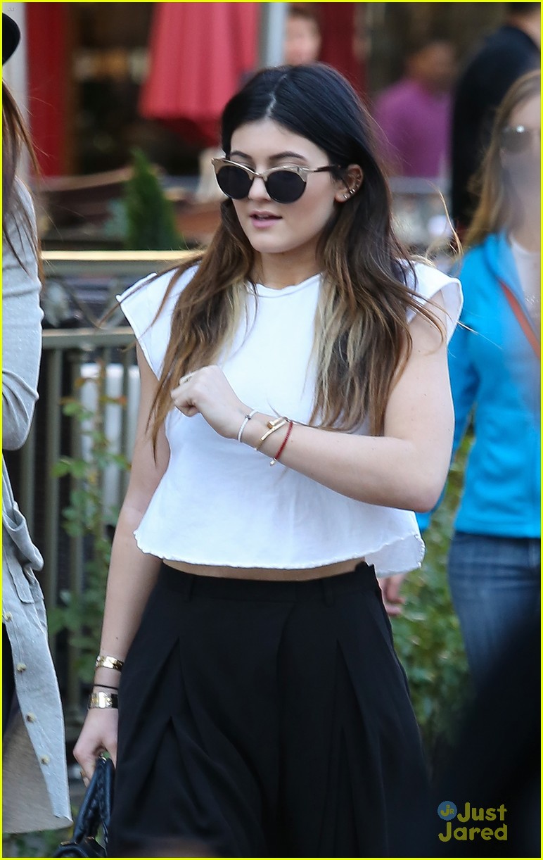 kendall kylie jenner grove pinkberry 15