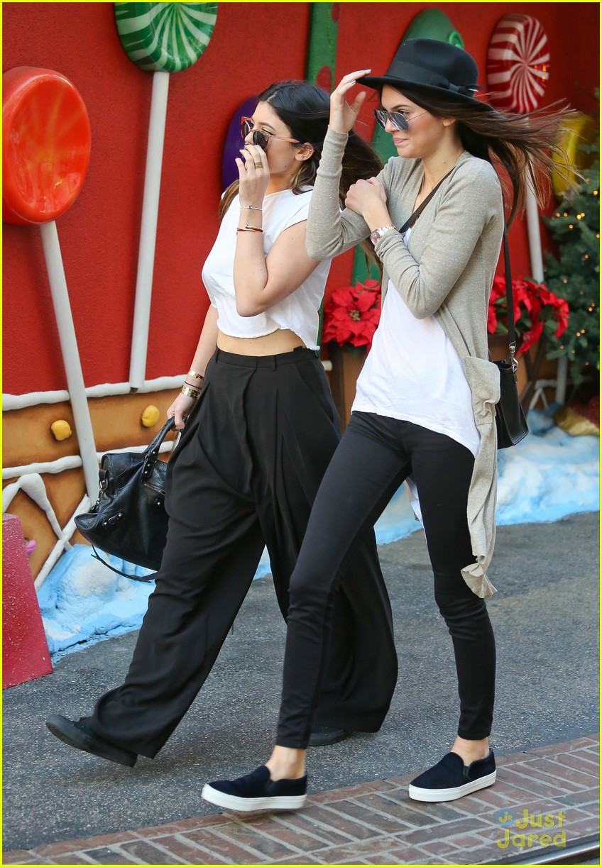 kendall kylie jenner grove pinkberry 20