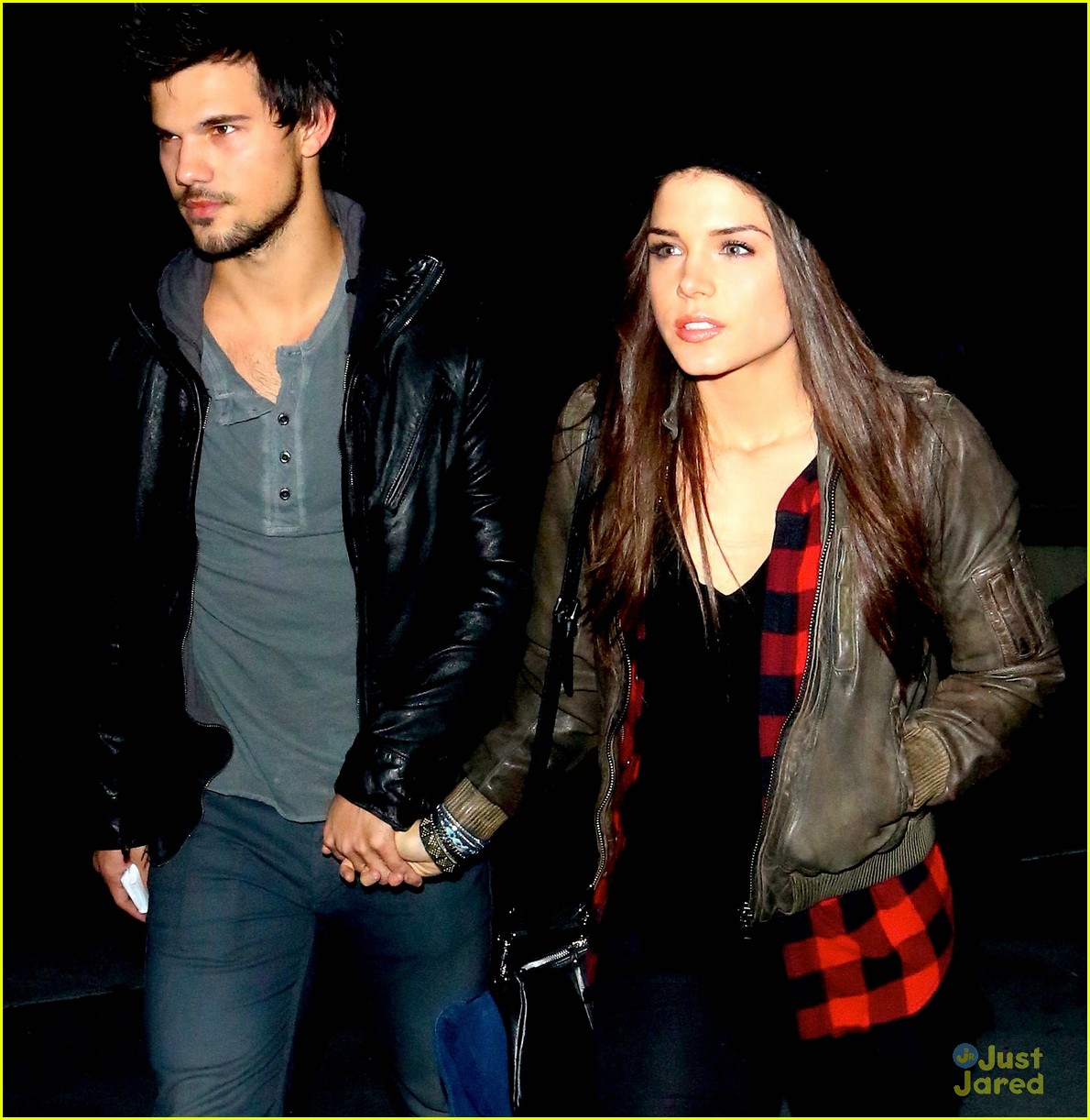 taylor lautner marie avgeropoulos jayz concert 04