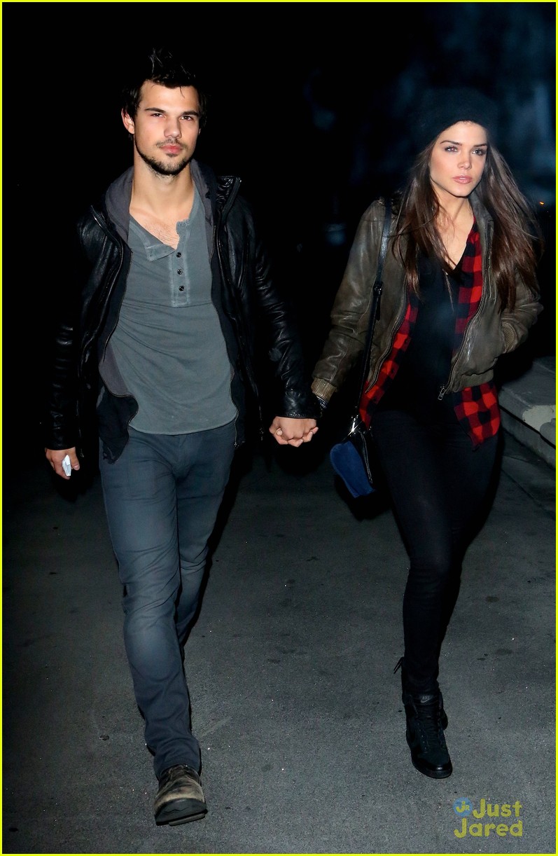 taylor lautner marie avgeropoulos jayz concert 05
