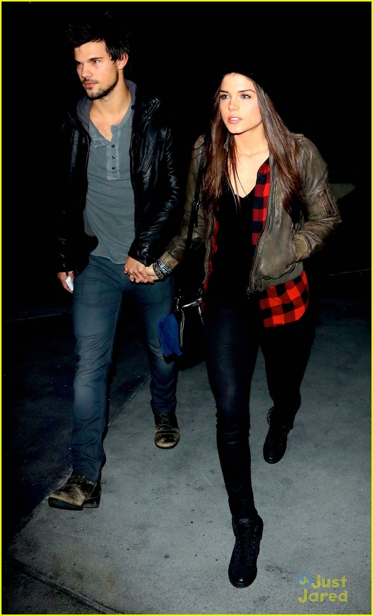 taylor lautner marie avgeropoulos jayz concert 06