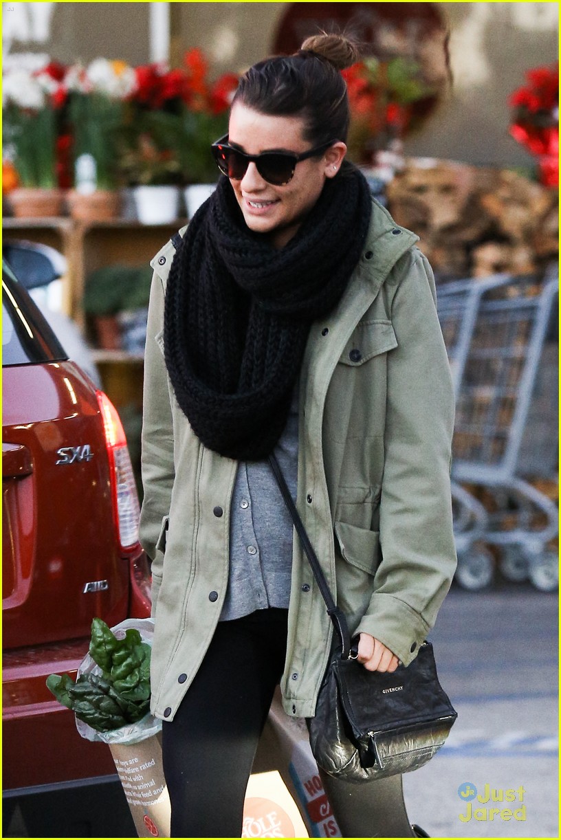 lea michele grocery store stop 08