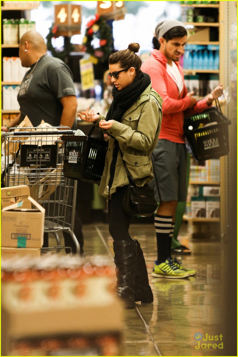 lea michele grocery store stop 18